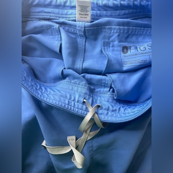 FIGS Technical Collection Healthcare Axim Scrub Pants Size Medium - Picture 6 of 7
